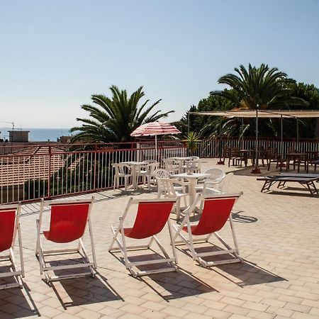 Casa Per Ferie Raggio Di Sole Bed & Breakfast Ceriale Exterior foto