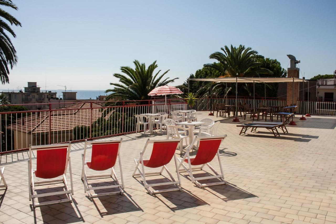 Casa Per Ferie Raggio Di Sole Bed & Breakfast Ceriale Exterior foto