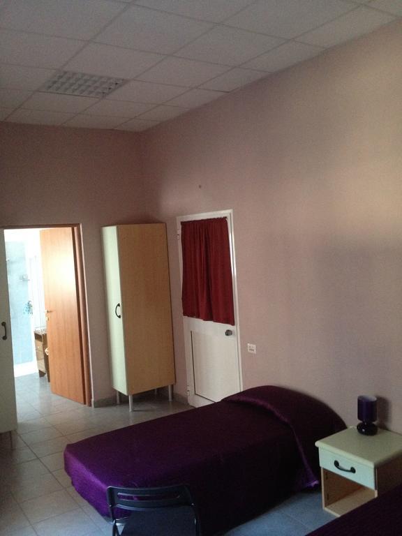 Casa Per Ferie Raggio Di Sole Bed & Breakfast Ceriale Cameră foto