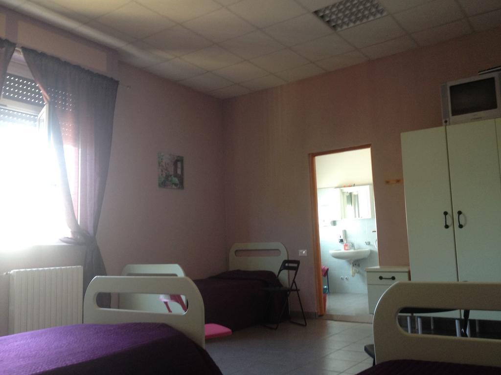 Casa Per Ferie Raggio Di Sole Bed & Breakfast Ceriale Cameră foto