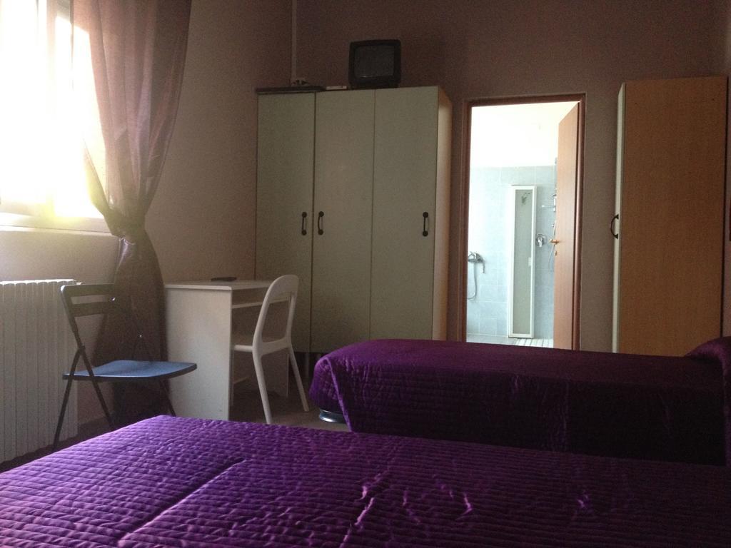 Casa Per Ferie Raggio Di Sole Bed & Breakfast Ceriale Cameră foto